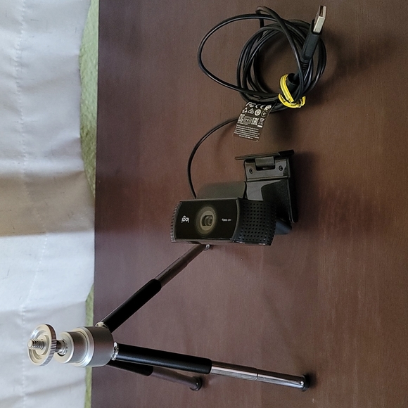 Logitech C922x Pro Stream Webcam – Full 1080p HD Camera - Picture 2 of 3